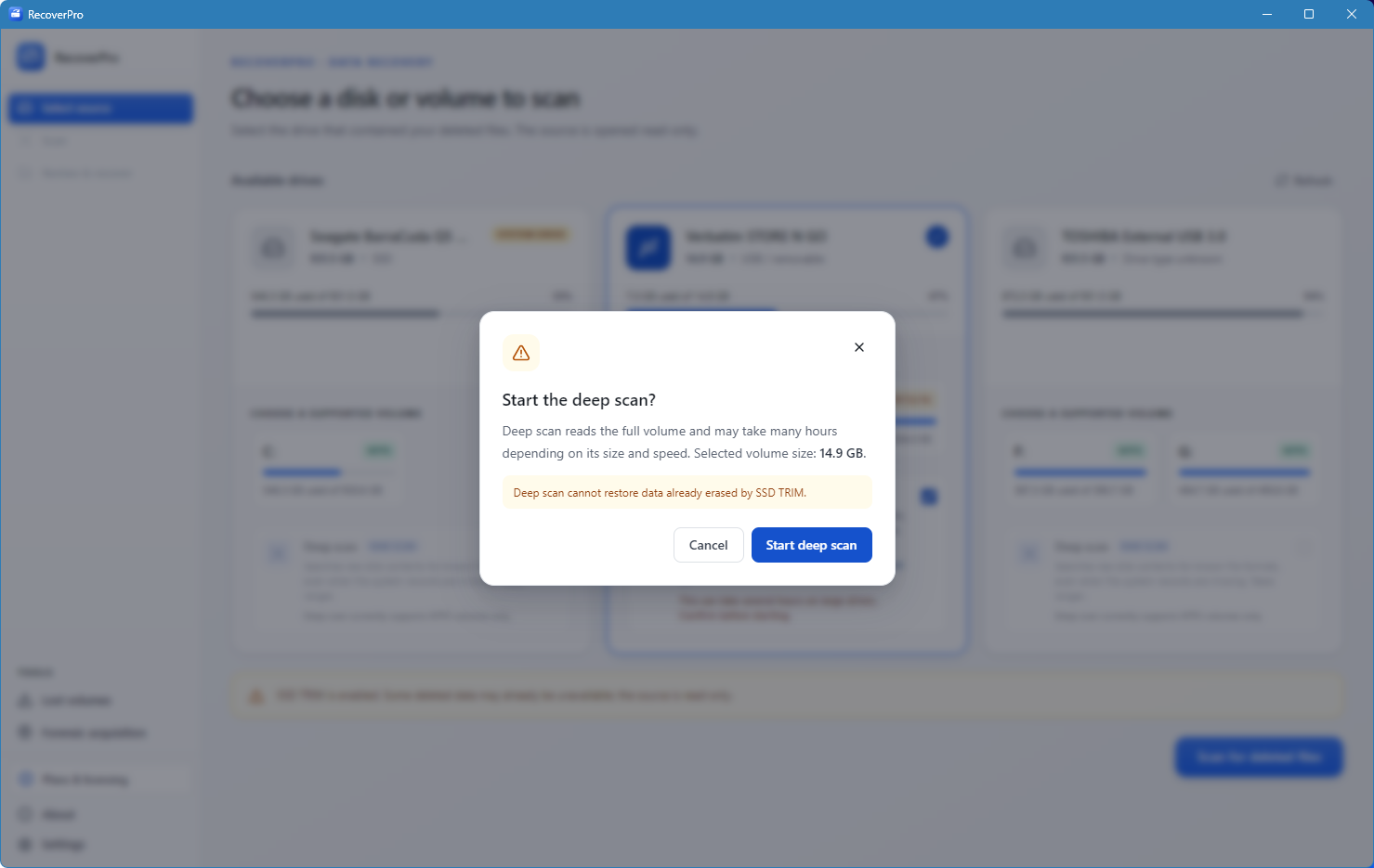 Confirmation dialog asking whether to start the deep scan, with the selected volume size and an SSD TRIM warning